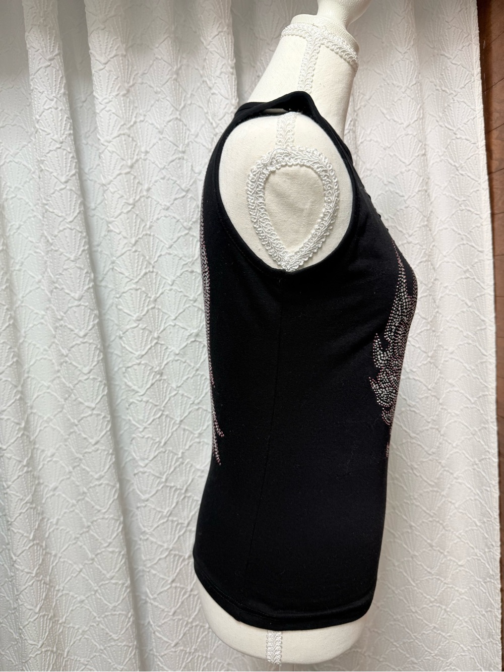 Black Sleeveless Rhinestone Cutout Tank Top - Picture 3 of 4